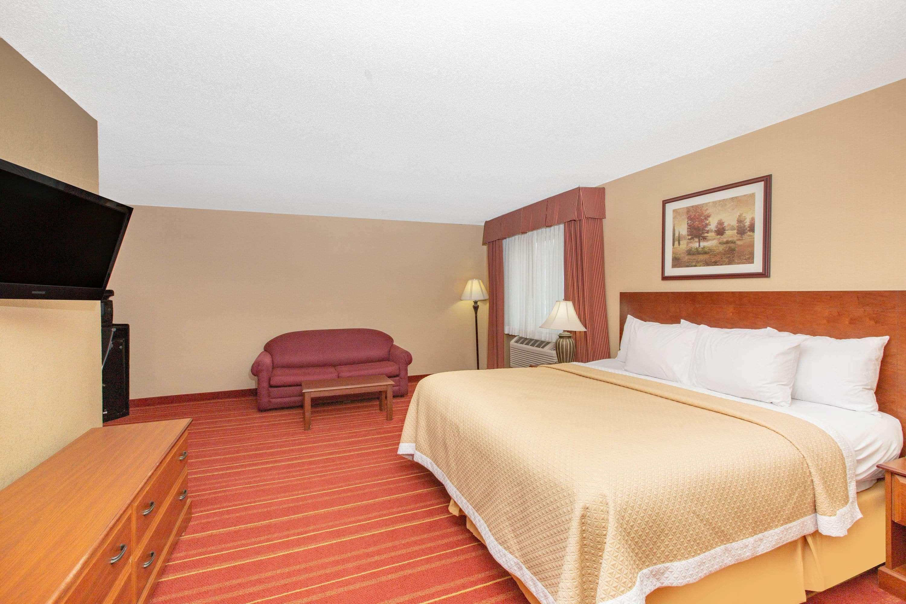 Days Inn By Wyndham Salina I-70 מראה חיצוני תמונה