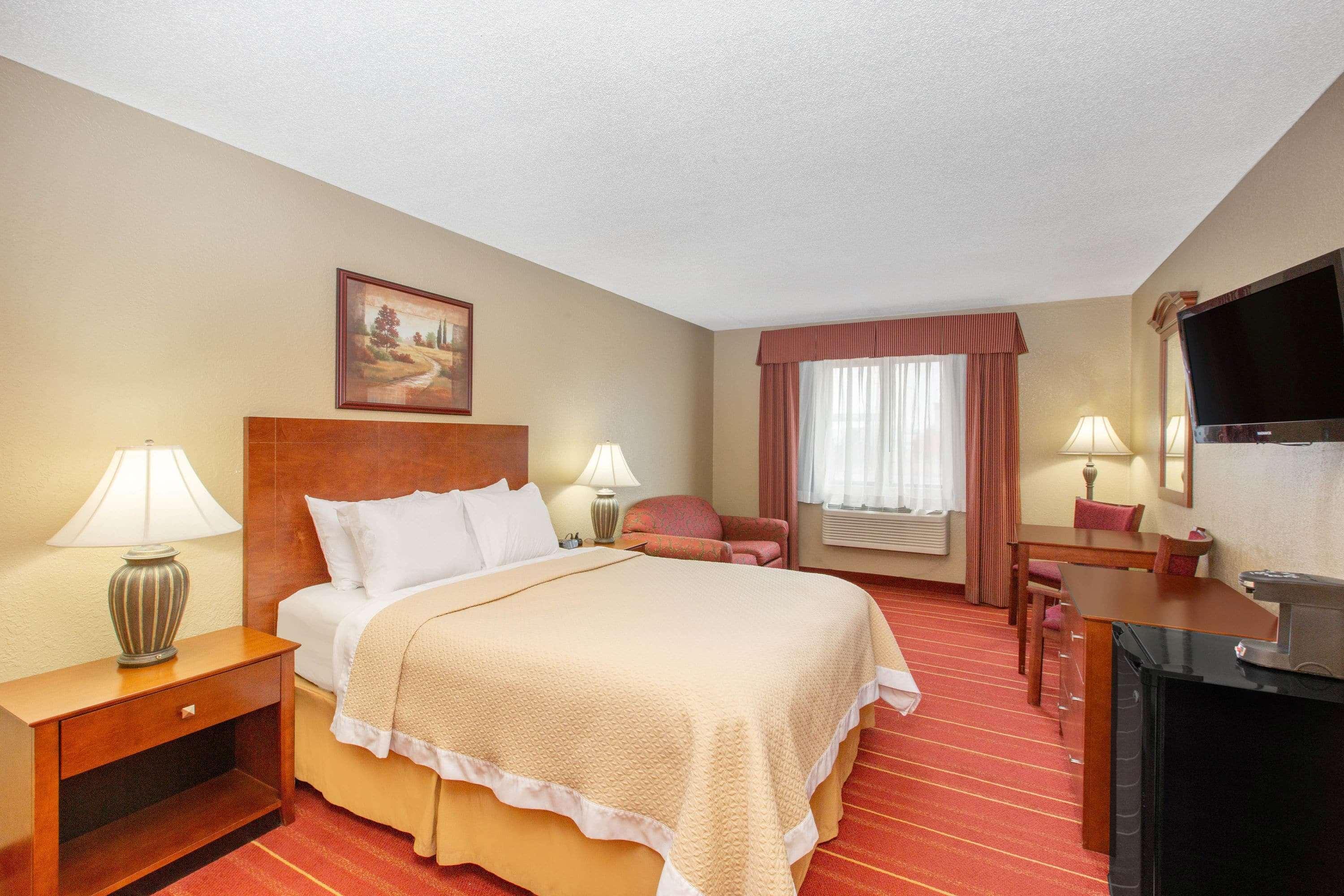 Days Inn By Wyndham Salina I-70 מראה חיצוני תמונה