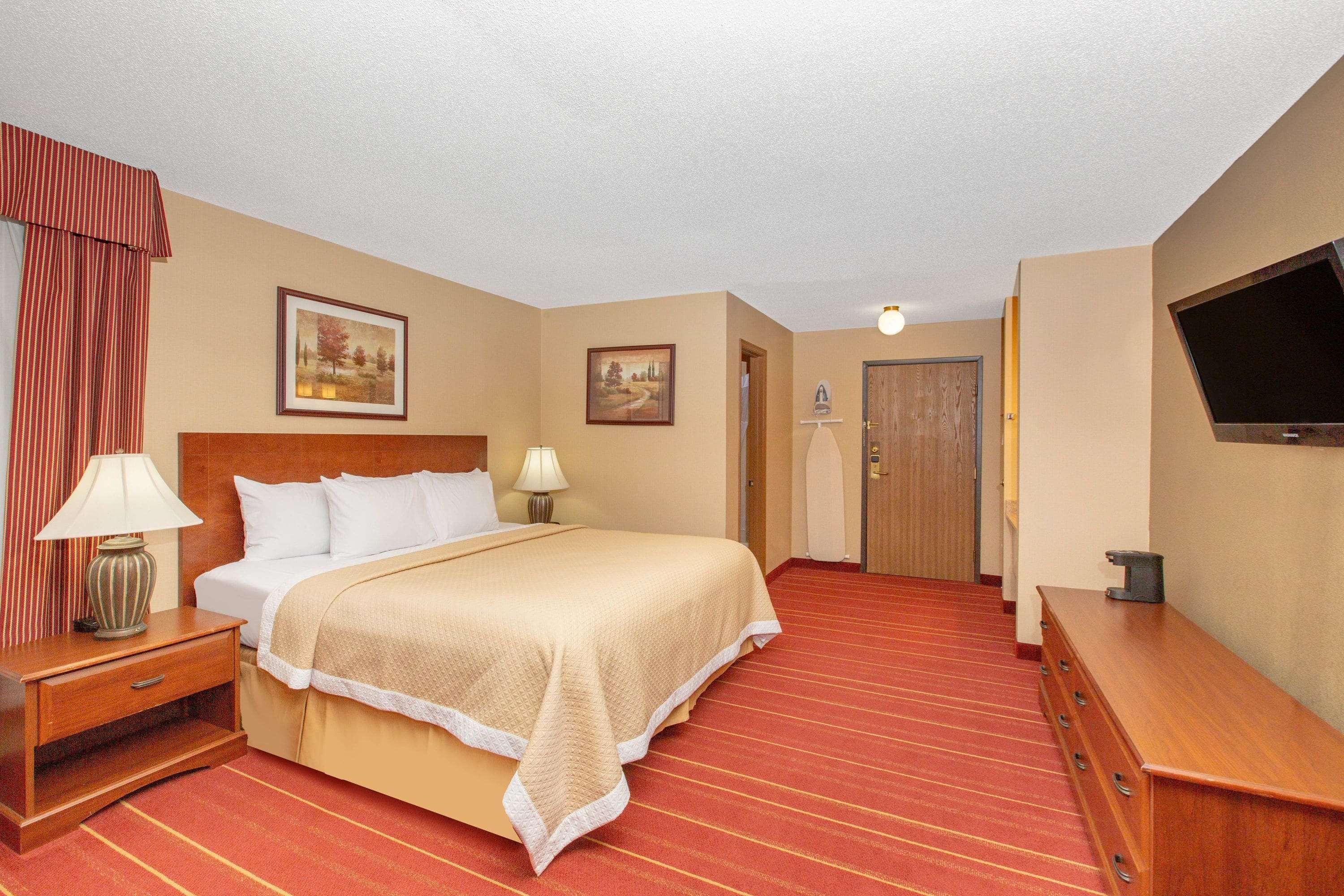 Days Inn By Wyndham Salina I-70 מראה חיצוני תמונה