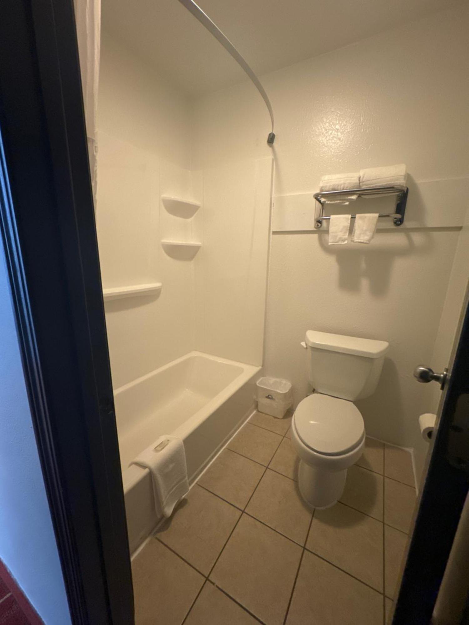 Days Inn By Wyndham Salina I-70 מראה חיצוני תמונה