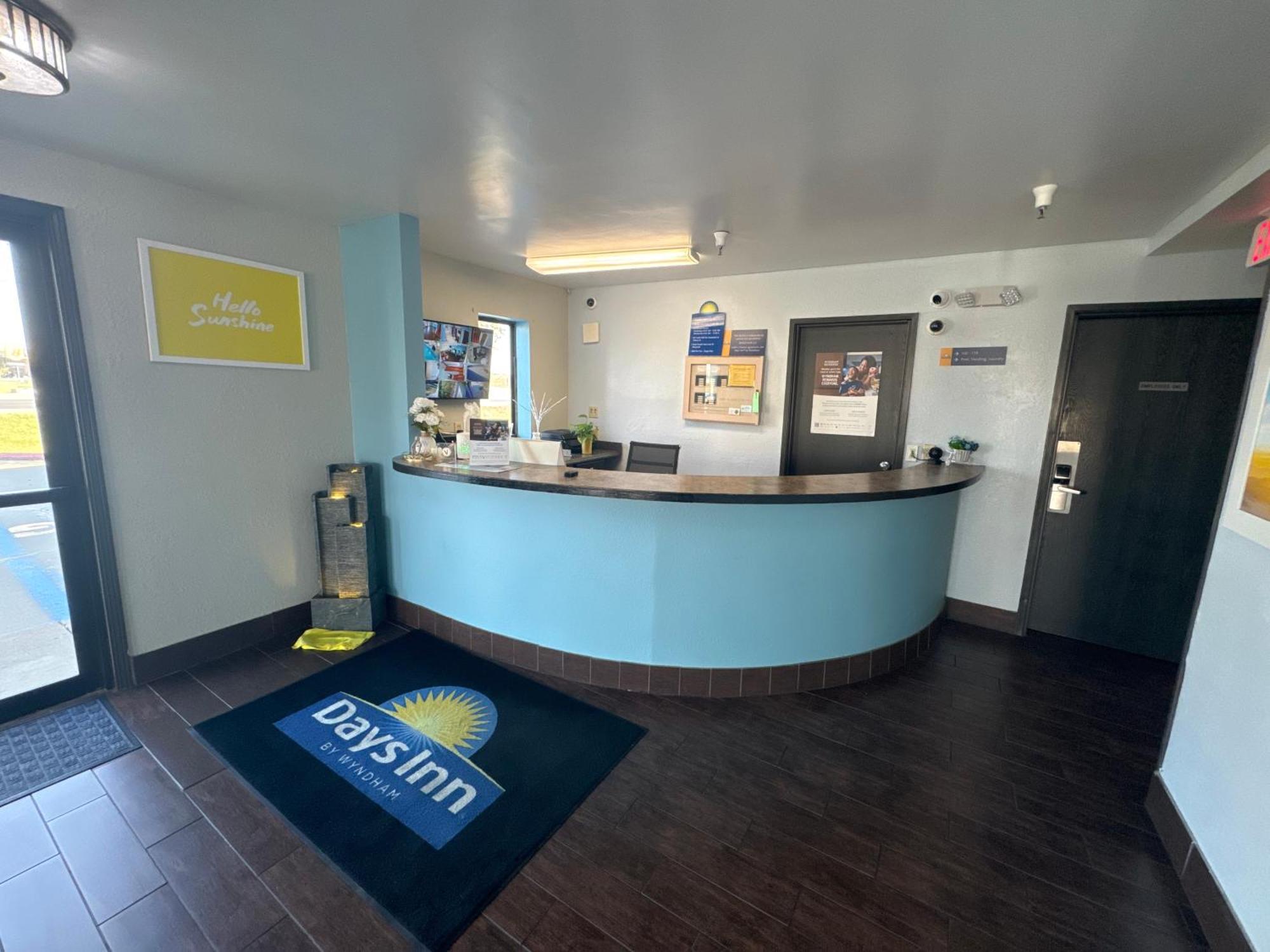 Days Inn By Wyndham Salina I-70 מראה חיצוני תמונה