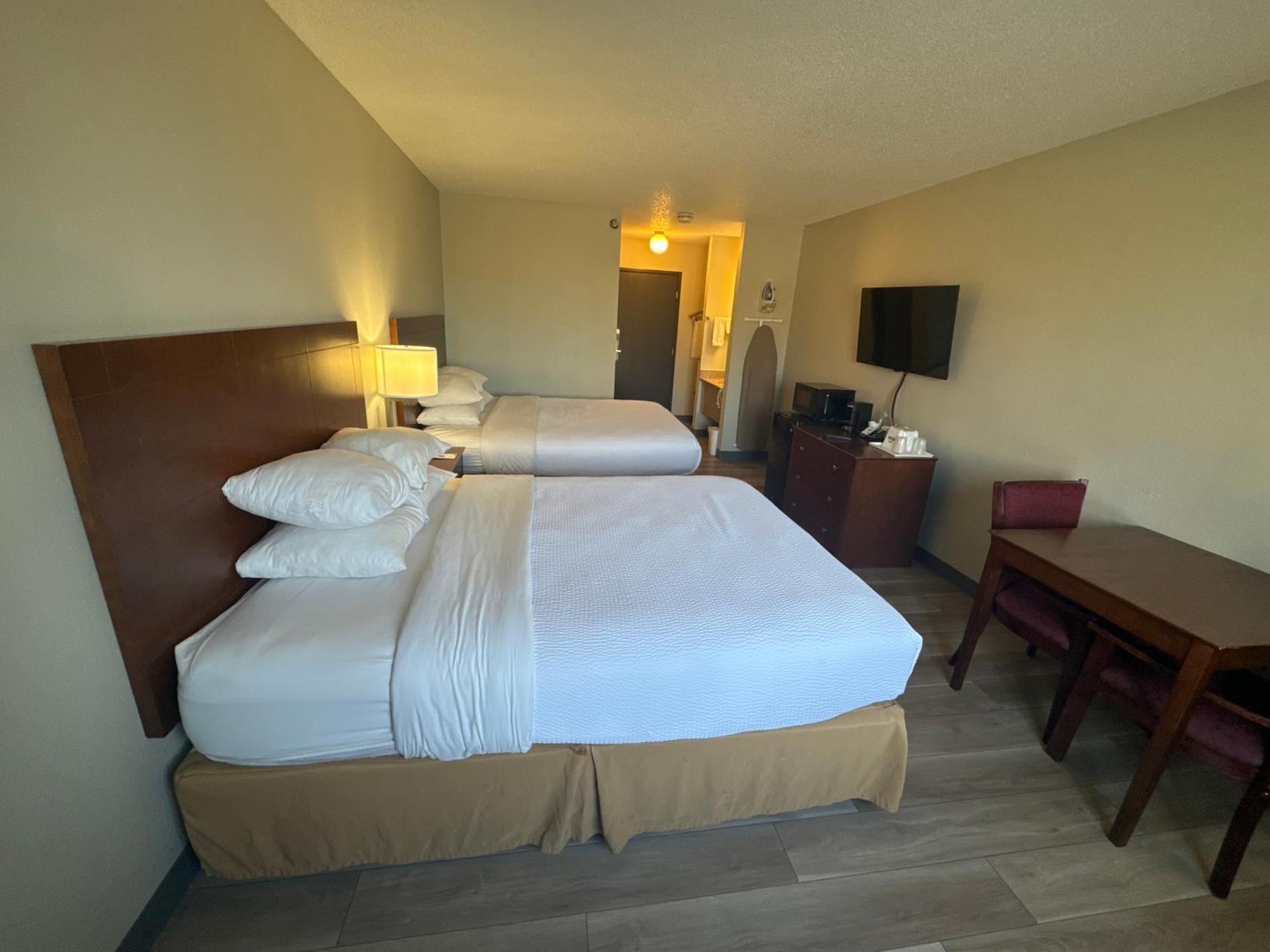Days Inn By Wyndham Salina I-70 מראה חיצוני תמונה