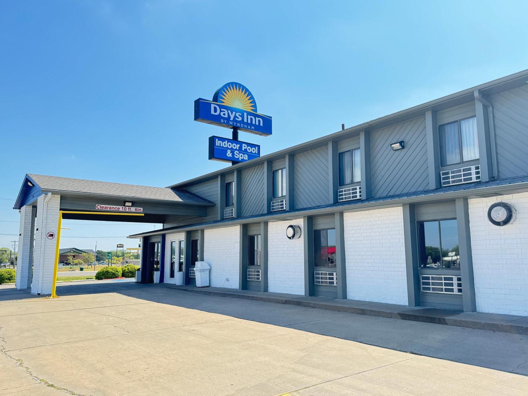 Days Inn By Wyndham Salina I-70 מראה חיצוני תמונה