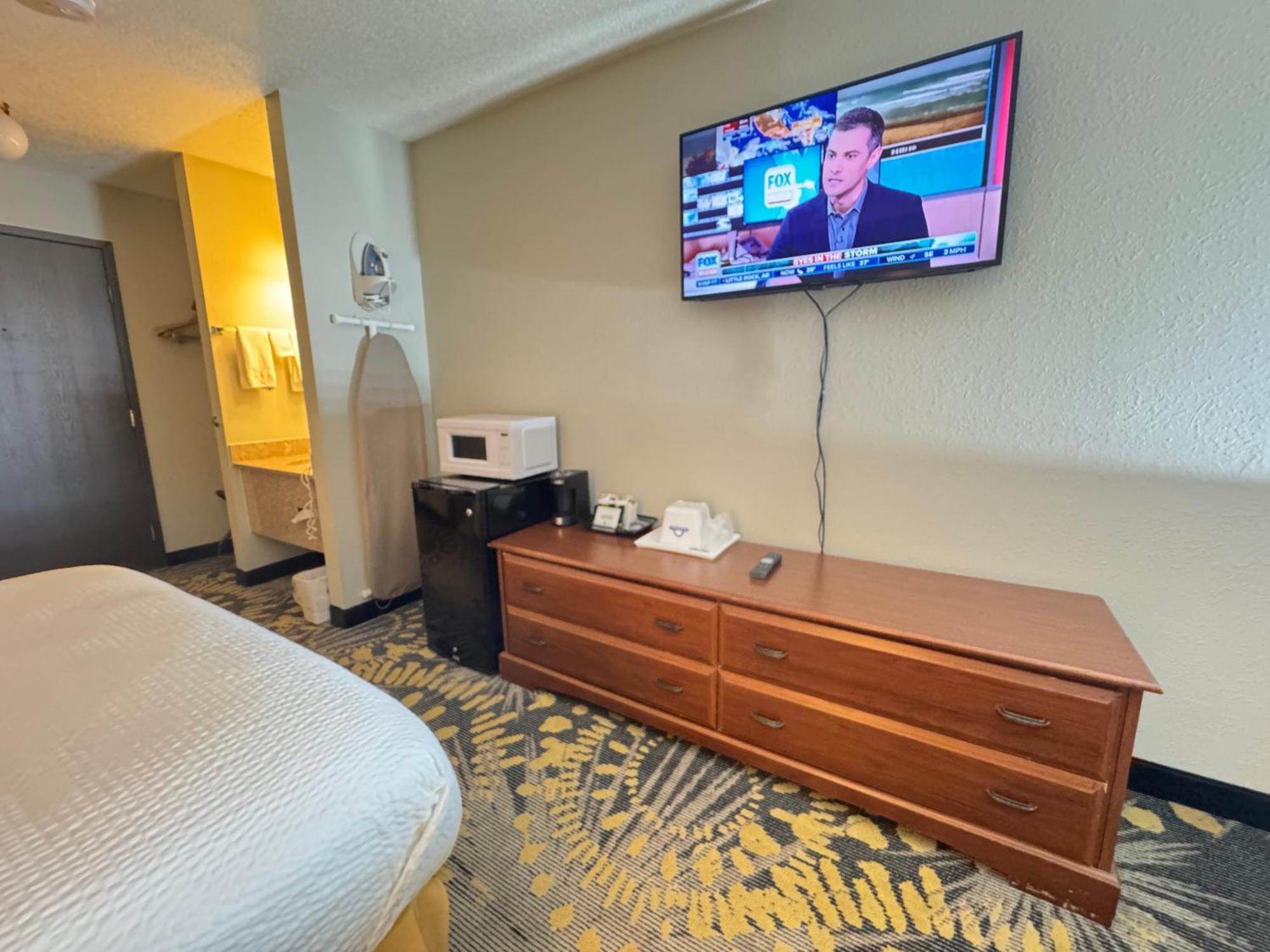 Days Inn By Wyndham Salina I-70 מראה חיצוני תמונה