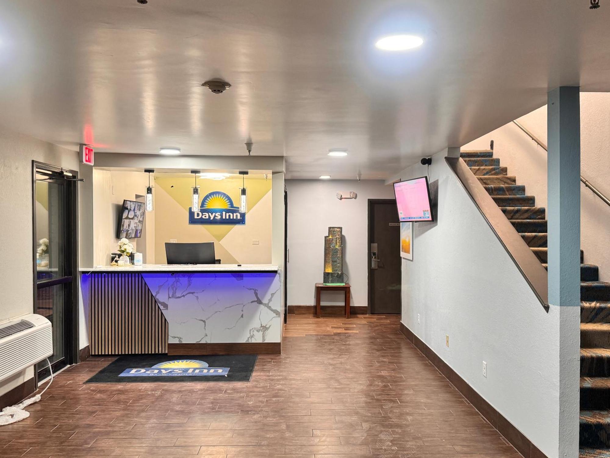 Days Inn By Wyndham Salina I-70 מראה חיצוני תמונה