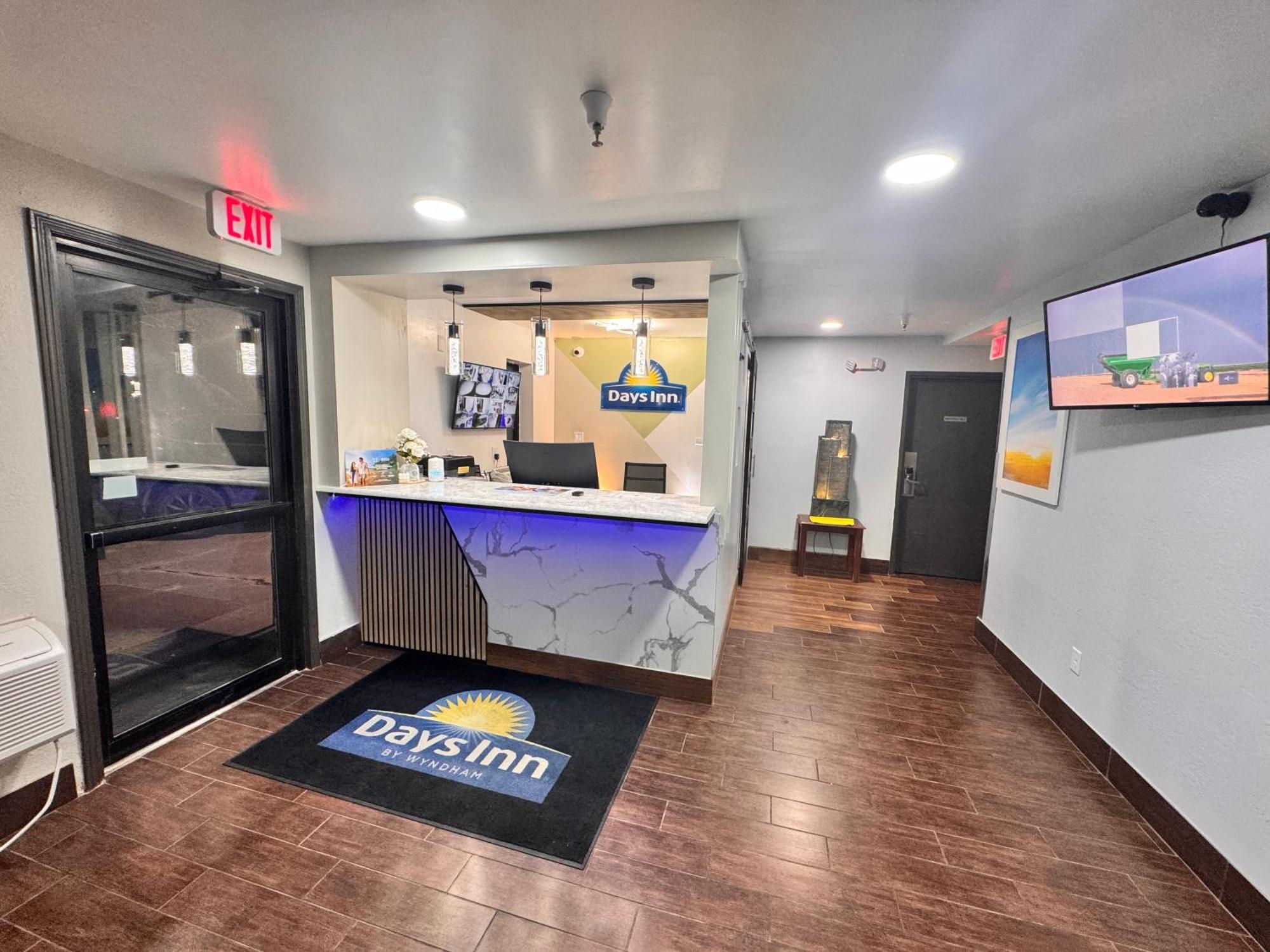 Days Inn By Wyndham Salina I-70 מראה חיצוני תמונה