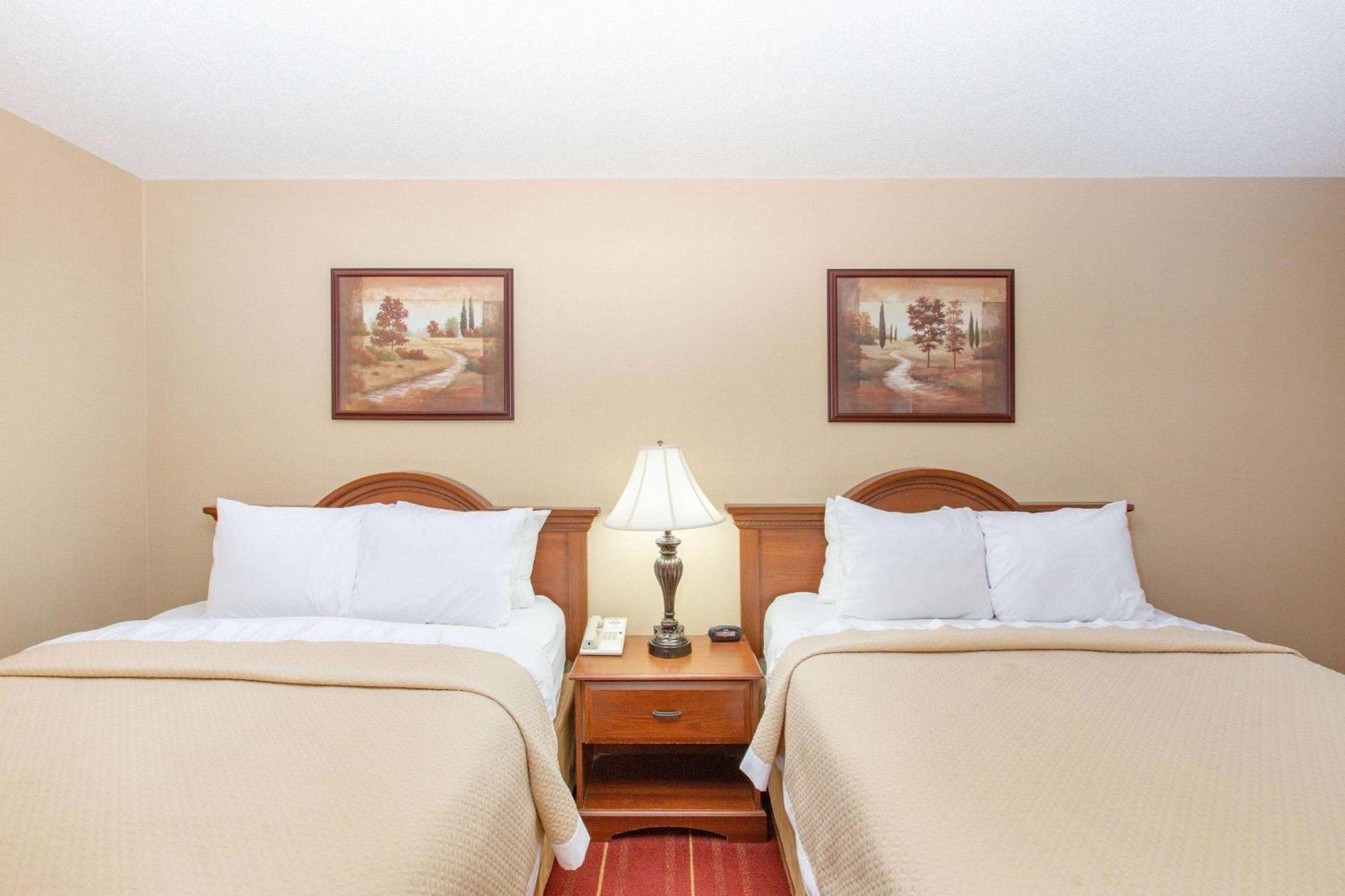 Days Inn By Wyndham Salina I-70 מראה חיצוני תמונה
