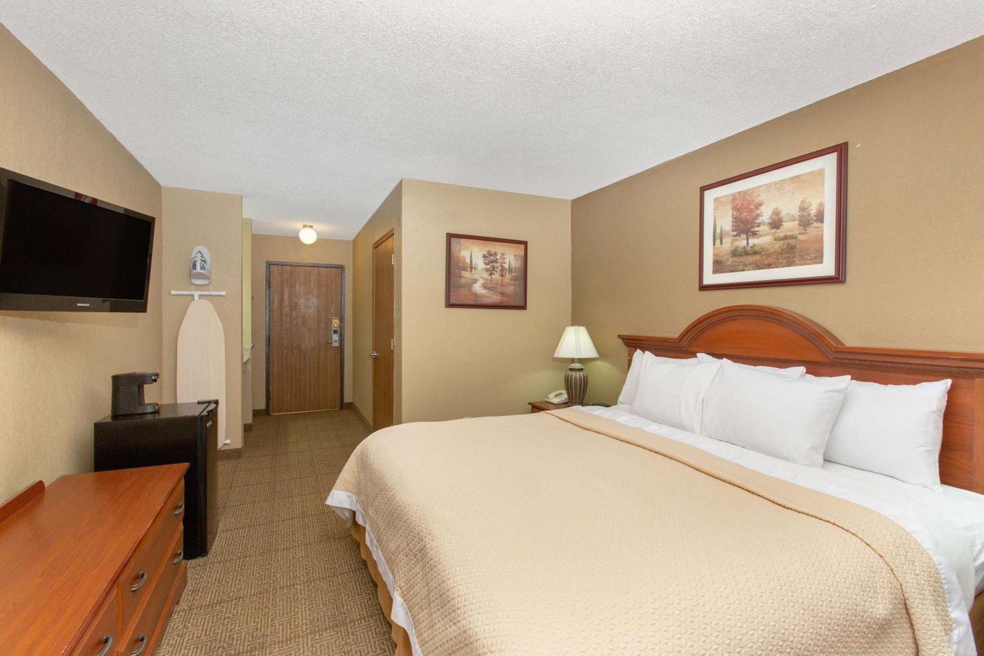 Days Inn By Wyndham Salina I-70 מראה חיצוני תמונה